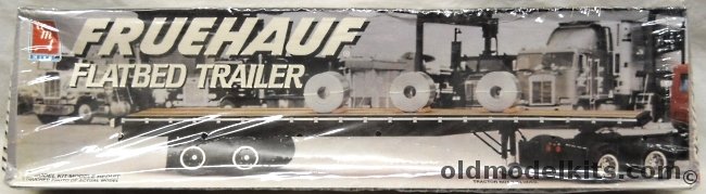 AMT 1/25 Fruehauf Flatbed Trailer With Load, 8626 plastic model kit